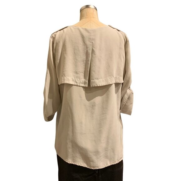 BCBG Grey Silk Button Up Short Sleeve Blouse Size Medium - Picture 4 of 7